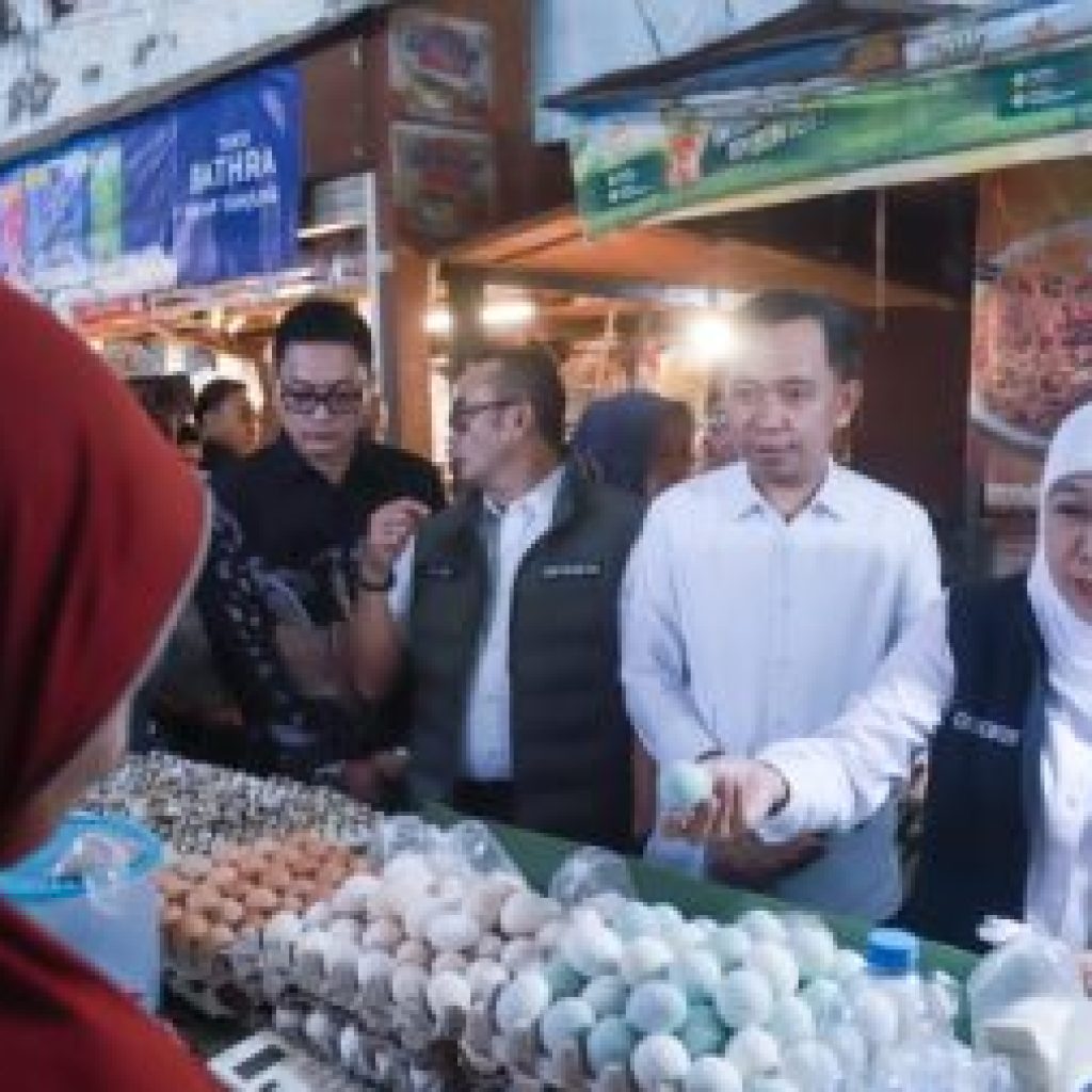 Gubernur Khofifah ke Jember Pastikan Stok BBM, Beras dan Cabe Aman