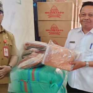 Disdikbud Kota Mojokerto Alokasikan Seragam Gratis Tiap Siswa dapat 3 Stel Disdikbud Kota Mojokerto Alokasikan Seragam Gratis Tiap Siswa dapat 3 Stel