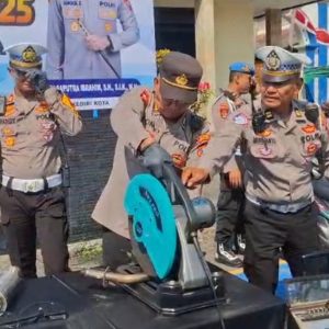 Pelanggaran Lalu Lintas di Kota Kediri Naik 132 Persen, Tapi Kecelakaan Justru Turun Pelanggaran Lalu Lintas di Kota Kediri Naik 132 Persen, Tapi Kecelakaan Justru Turun