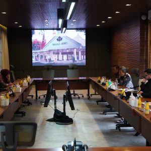 Mas Dhito Dukung Peternakan Susu Lokal, Prioritaskan Warga Miskin untuk Bekerja Mas Dhito Dukung Peternakan Susu Lokal, Prioritaskan Warga Miskin untuk Bekerja