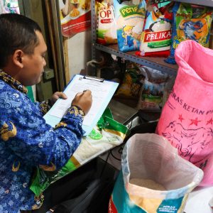 Pemkot Surabaya Perketat Pengawasan Beras Oplosan