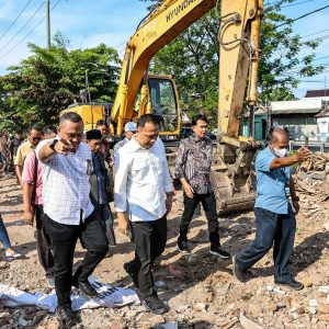 Normalisasi dan Pelebaran Jalan Tambang Boyo – Pacar Keling Tuntas Agustus