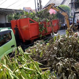 Kerja Bakti Surabaya Bergerak Wajib Daftar, Maksimal 200 Kampung per Minggu