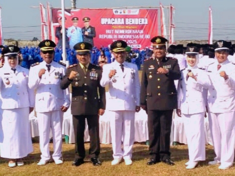 Pimpin Upacara HUT ke-80 RI, Camat Talun Blitar: Kemerdekaan Ini Adalah Amanah yang Harus Kita Jaga