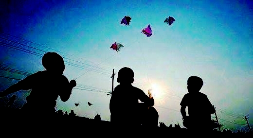 Surabaya Musim Layangan, Satpol PP Sisir Jalan Raya