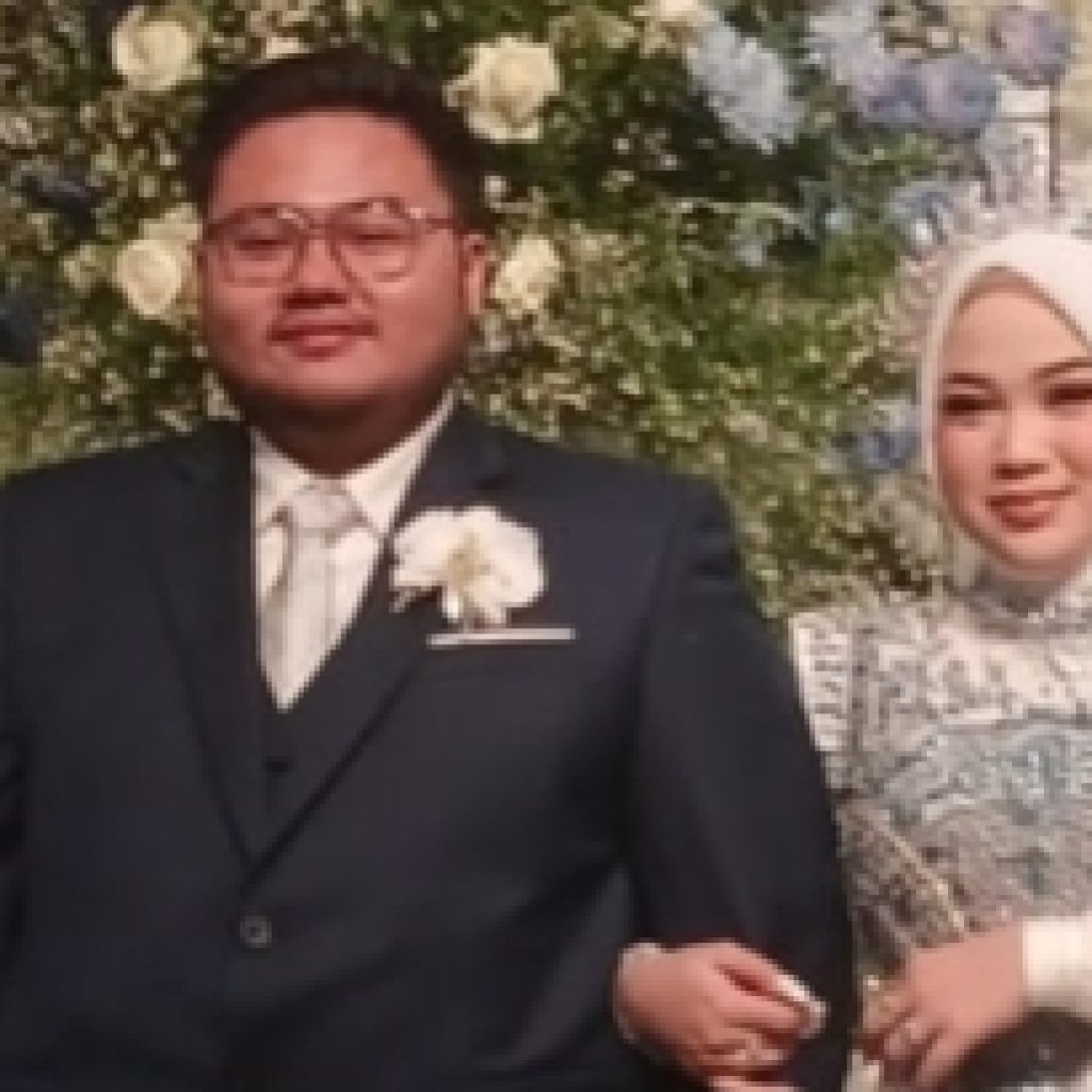 Ketum DPP Golkar Hadiri Resepsi Pernikahan Edo – Ardilla