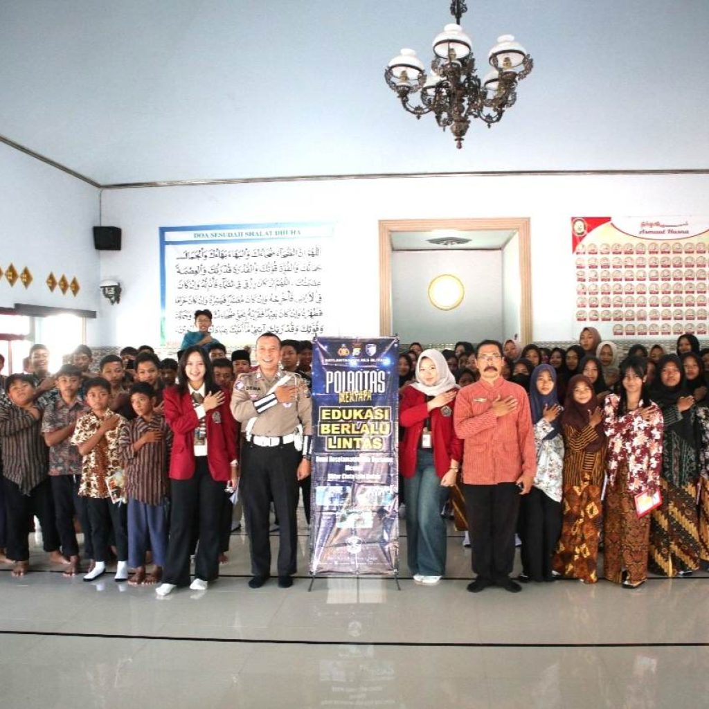Cegah Bullying Anak, Polres Blitar Gelar Sosialisasi di SMPN 1 Garum