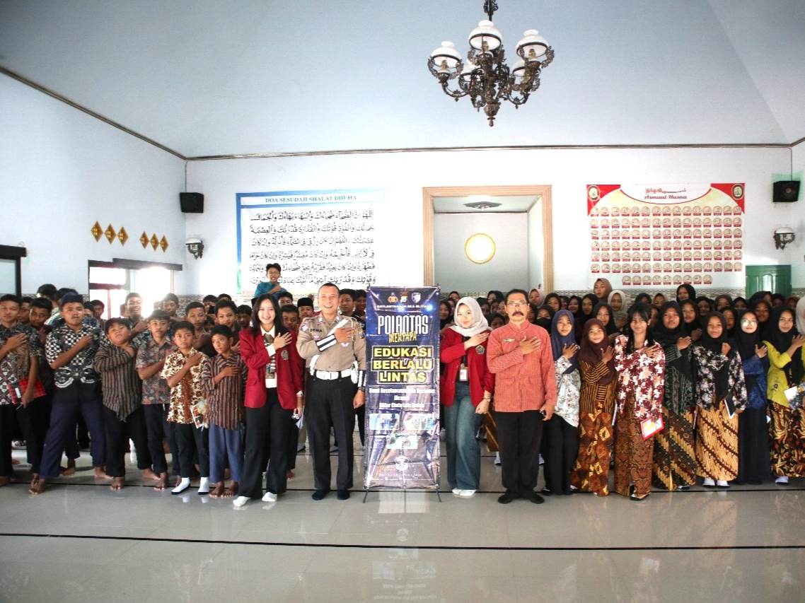 Cegah Bullying Anak, Polres Blitar Gelar Sosialisasi di SMPN 1 Garum