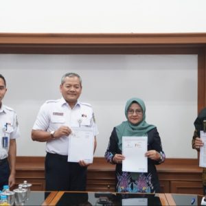Pemkab Magetan – PT. KAI Madiun Teken MoU Tentang Optimalisasi Pelayanan Perkeretaapian dan Pengelolaan Aset Pemkab Magetan – PT. KAI Madiun Teken MoU Tentang Optimalisasi Pelayanan Perkeretaapian dan Pengelolaan Aset
