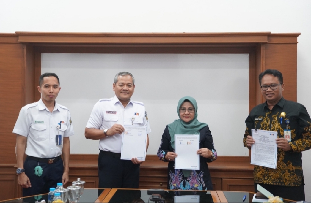 Pemkab Magetan – PT. KAI Madiun Teken MoU Tentang Optimalisasi Pelayanan Perkeretaapian dan Pengelolaan Aset