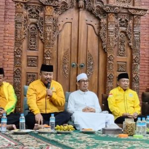 Ketua Golkar Jatim Ali Mufthi Sambangi Ponpes Nurul Islam, Disambut Hangat KH Ahmad Siddiq Ketua Golkar Jatim Ali Mufthi Sambangi Ponpes Nurul Islam, Disambut Hangat KH Ahmad Siddiq