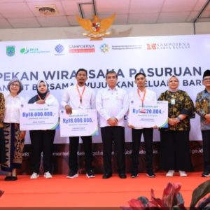 Kunjungan Ke Pasuruan, Menteri Yassierli Serahkan Santunan JKP