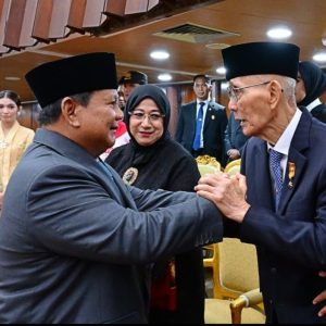 Usai Pidato Kenegaraan, Presiden Prabowo Hampiri Tokoh Nasional dan Tamu Internasional 