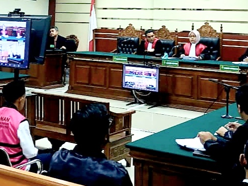 Berbelit, Hakim Ancam Saksi Korupsi Dam Kalibentak Blitar Sebagai Tersangka