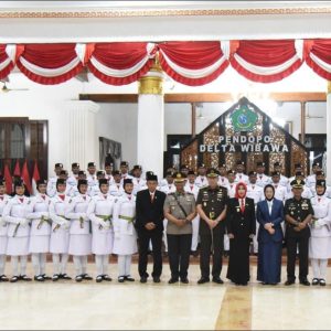 Wakil Bupati Sidoarjo Mimik Kukuhkan Paskibraka Wakil Bupati Sidoarjo Mimik Kukuhkan Paskibraka