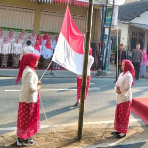Simbol Kebersamaan dan Rasa Syukur Warga Kota Blitar Gelar Upacara Bendera