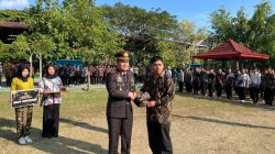 AKP Ade Andini Pimpin Upacara HUT Ke – 80 Kemerdekan RI Di SMK Yosonegoro