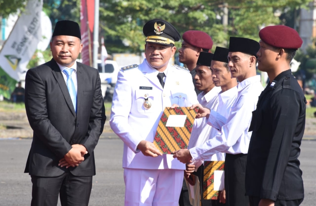 Bupati Subandi Pimpin Upacara di Mall Pelayanan Publik