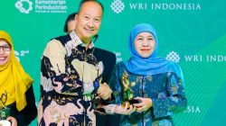 Pemprov Jatim Terima Penghargaan Kememterian Perindustrian RI dalam Implementasi Industri Hijau