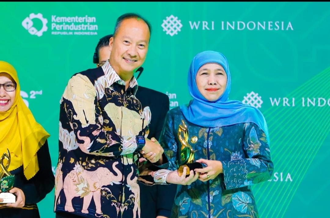 Pemprov Jatim Terima Penghargaan Kememterian Perindustrian RI dalam Implementasi Industri Hijau