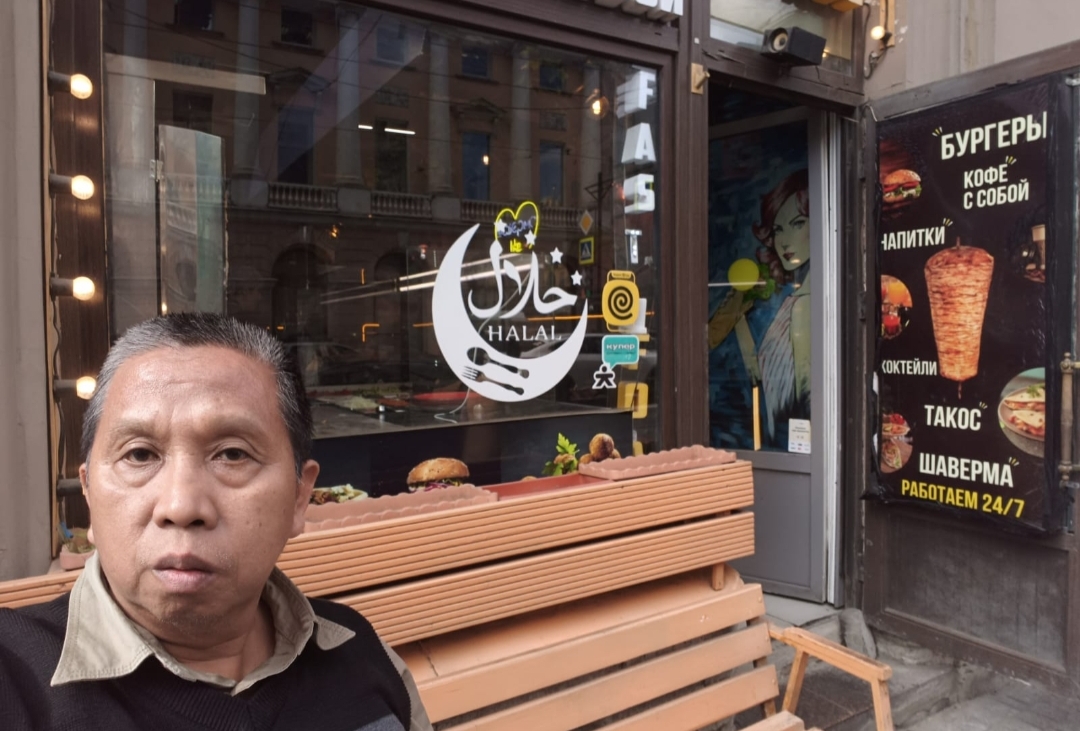 Alhamdulillah, Kota Ibarat “Sebuah Lukisan” Mudah Membeli Makanan Halal