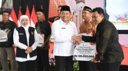 Ribuan Masyarakat Sidoarjo Terima Bantuan Sosial Pemprov Jatim