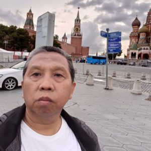 Terbayar Jalan hampir 7 Km, Berpose di depan Ikon Kremlin