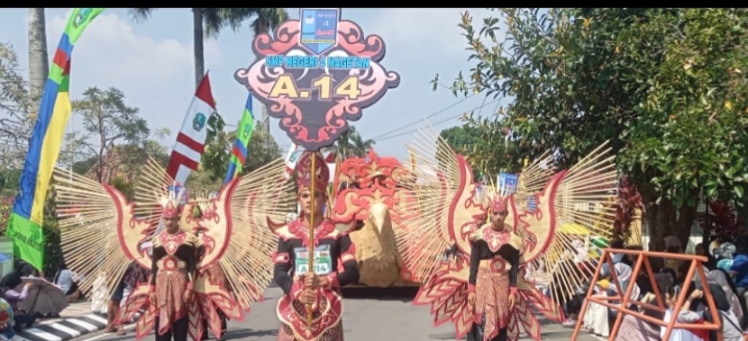 Tampilan Pawai Budaya SMPN 4 Magetan “Jalak Lawu Sebagai Sahabat Pendaki Gunung Lawu “