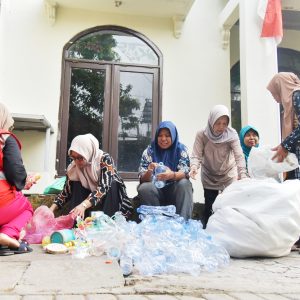 Eri Bocorkan Makna di Balik Program Unggulan Kampung Pancasila Surabaya Eri Bocorkan Makna di Balik Program Unggulan Kampung Pancasila Surabaya