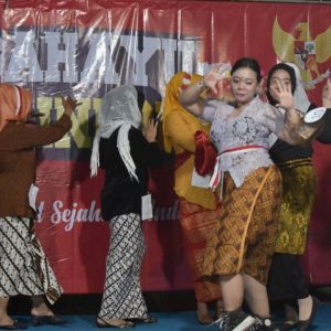Fashion Show Meriahkan Warga Keboan Anon Sidoarjo