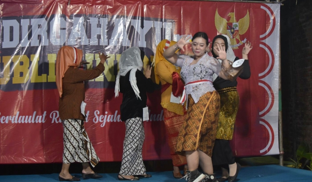 Fashion Show Meriahkan Warga Keboan Anon Sidoarjo