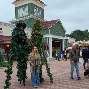 Vnukovo Outlet Village, Lapshinka, Ada Kebun Binatang dan Mainan Anak