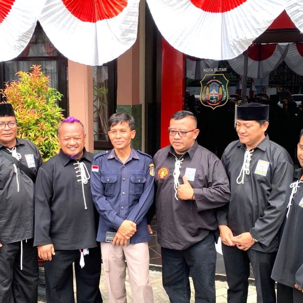 Dokumen Legalitas PSHT Pimpinan M Taufiq Diserahkan ke Bakesbangpol Kota Blitar