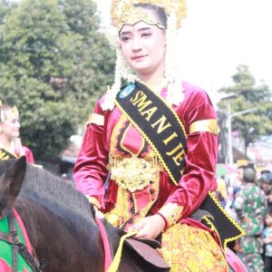 Srikandi Berkuda Tampil Ilegan Dalam Pawai Budaya Kabupaten Ponorogo