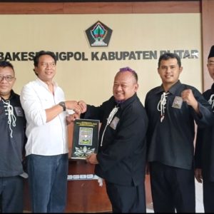 PSHT Cabang Kabupaten Blitar Serahkan Legalitas ke Bakesbangpol, untuk IPSI Menyusul