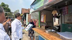 Bupati Subandi Datangi Warung Penerima Modal Usaha