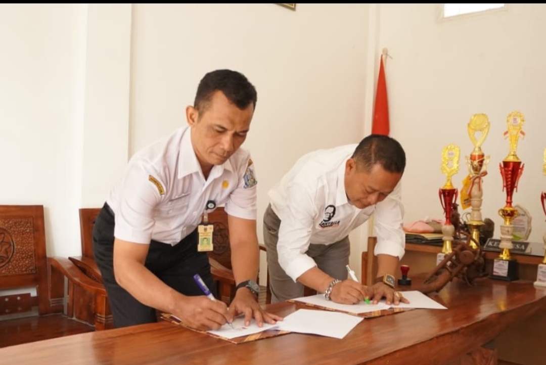 Tingkatkan Layanan Pendidikan SMAN 1 Jetis Teken MOU Dengan Desa Kutuwetan