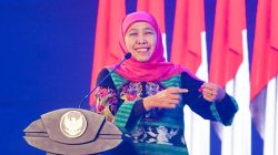 Gubernur Khofifah Berikan Apresiasi Inovasi Terbaik Insan Pendidikan Jawa Timur pada Ajang EJIES 2025