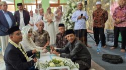 Enam Doa Kiai dan Ustad, Antar Putra Pemred Transparansi Nikah