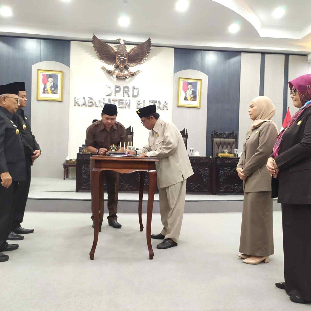 Legislatif dan Eksekutif Kabupaten Blitar Tandatangani Nota Kesepakatan Perubahan KUA-PPAS Tahun 2025