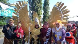 Semarak Pawai Budaya Warnai Karnaval HUT ke-80 RI di Desa Keboan Anom