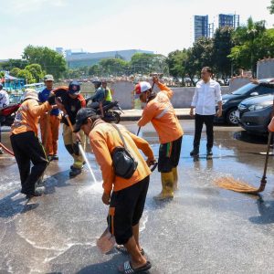 Pasca Demo, Wali Kota Surabaya Bersih-bersih Jalan