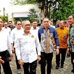 Di Surabaya, Menko Zulhas Apresiasi Koperasi Merah Putih di 153 Kelurahan Di Surabaya, Menko Zulhas Apresiasi Koperasi Merah Putih di 153 Kelurahan