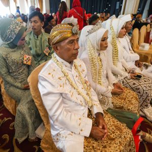 Bahagianya Peserta Nikah Massal Surabaya, Sadiya: Alhamdulillah Sudah Resmi