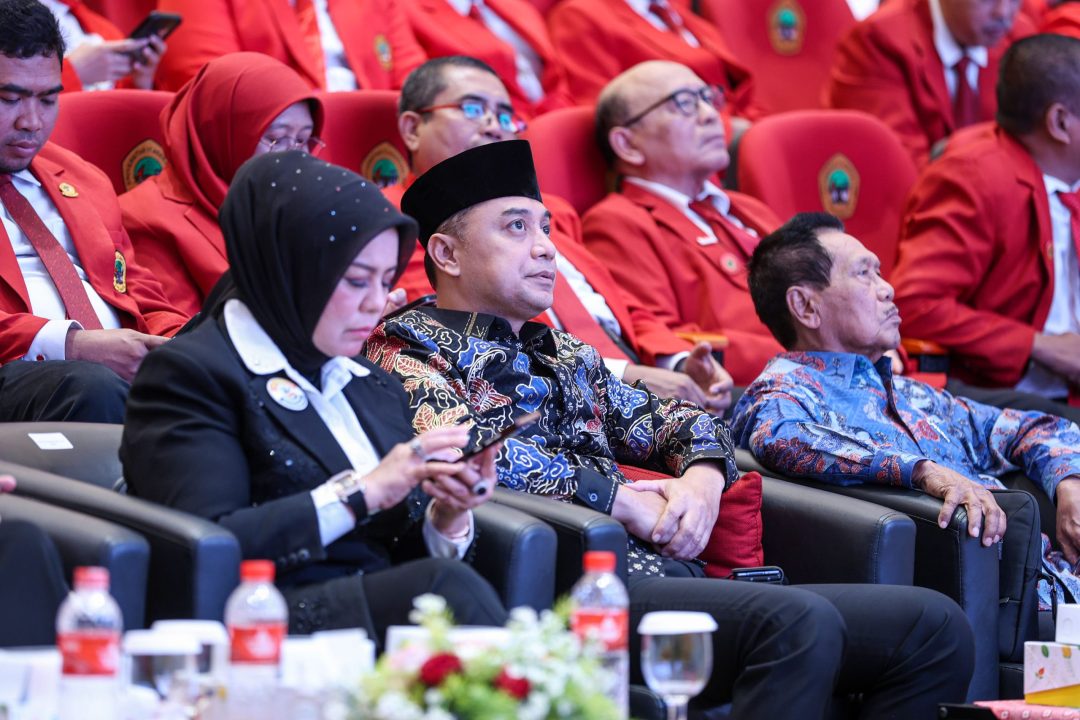 Hadiri Pelantikan Rektor Untag, Eri Ajak Mahasiswa KKN Berkontribusi