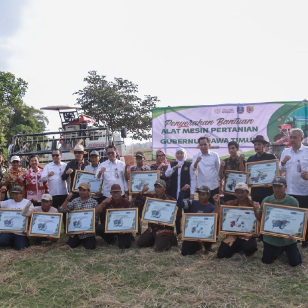 Gubernur Jatim dan Bupati Jember Berikan Bantuan Alsintan Kepada Petani, Jember Kian Siap Jadi Lumbung Pangan Jatim