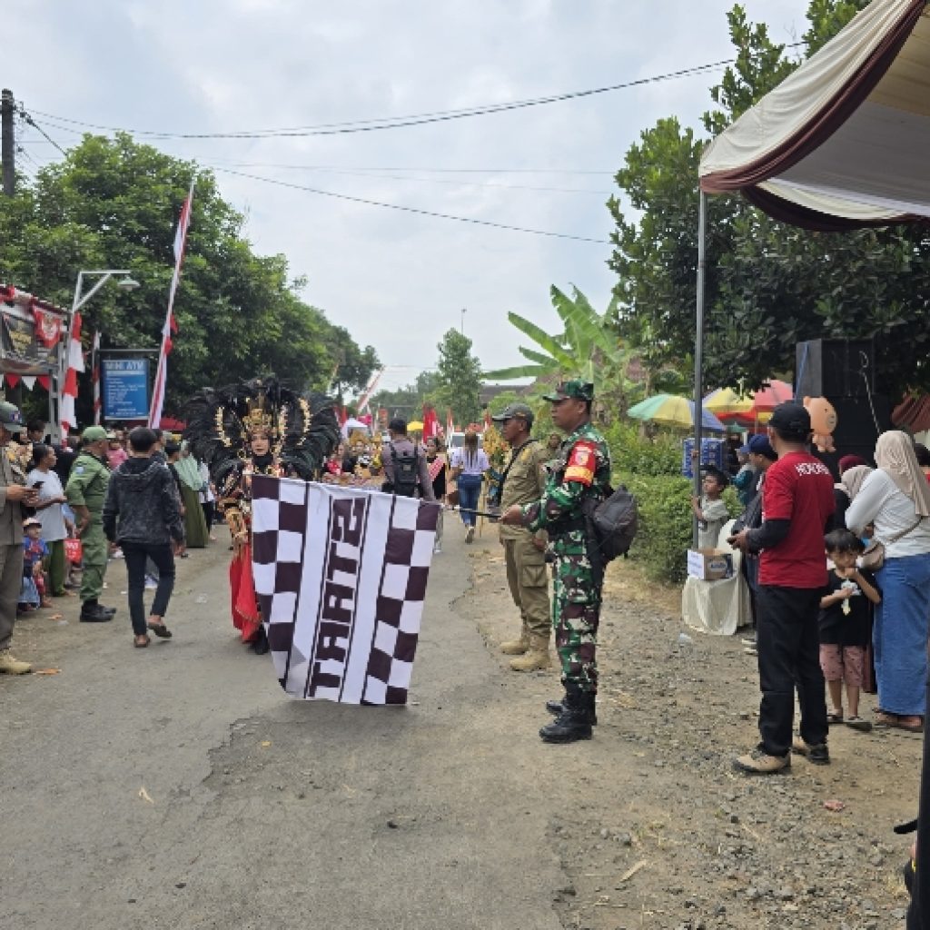 Puluhan Lembaga Sekolah dan Masyarakat Meriahkan Karnaval Budaya HUT RI ke- 80 Nogosari Jember