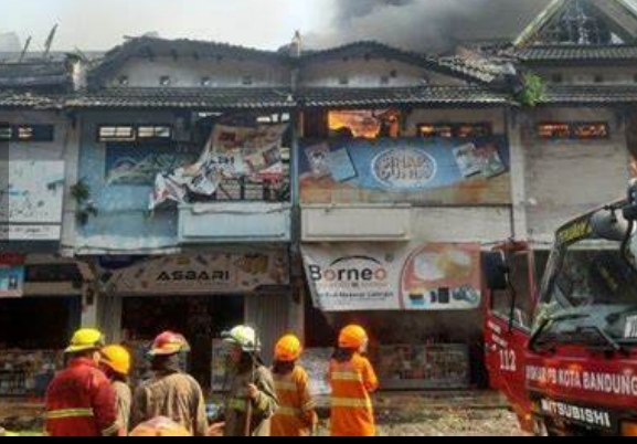 Akibat Konsleting Listrik, Pasar Rambipuji Jember di Lalap Si Jago Merah
