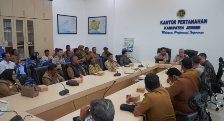 Kantor Pertanahan Kabupaten Jember Gelar Sosialisasi GEMAPATAS 2025