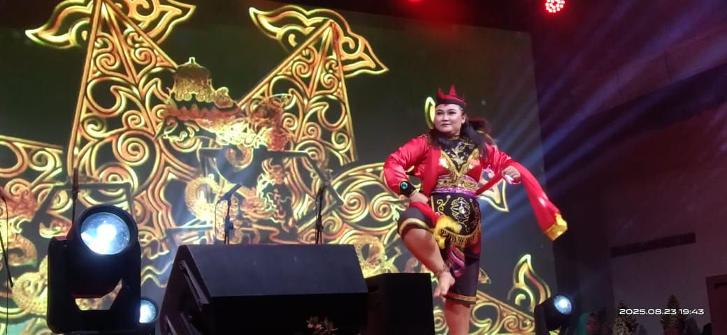 Pentas Seni Semarakkan HUT RI ke-80 di RT 009 RW 001 Kelurahan Kandangan, Benowo – Surabaya